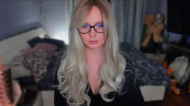 Snapshot of KlementinaBbG chatting on November 30, 8:46 pm KlementinaBbG online show from November 30, 8:46 pm