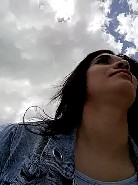 Snapshot of ambar-adaams chatting on December 19, 6:01 pm ambar-adaams online show from December 19, 6:01 pm