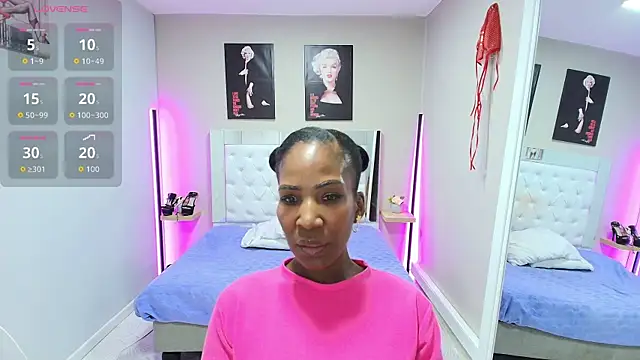 kimmturner online show from October 11, 12:58 pm