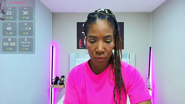 kimmturner online show from November 26, 12:39 pm