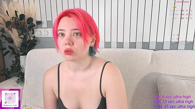 Snapshot of __KawaiiYuki__ chatting on November 17, 6:41 am KawaiiYuki online show from November 17, 6:41 am