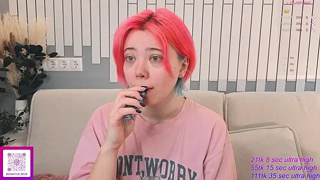 Snapshot of __KawaiiYuki__ chatting on November 23, 5:18 am KawaiiYuki online show from November 23, 5:18 am