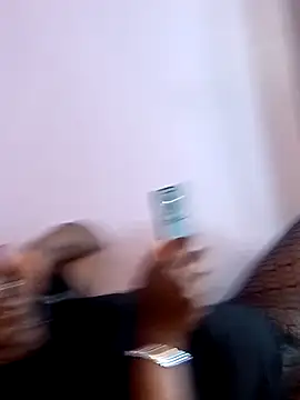 Snapshot of Poisonous_Ivy chatting on December 4, 9:57 pm Poisonous Ivy online show from December 4, 9:57 pm