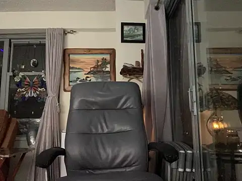 Snapshot of ThickDick_Daddy chatting on March 12, 5:13 am ThickDick Daddy online show from March 12, 5:13 am