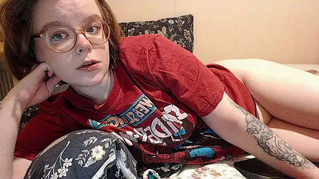 Snapshot of Chmiri_cb chatting on December 7, 1:18 pm Chmiri cb online show from December 7, 1:18 pm