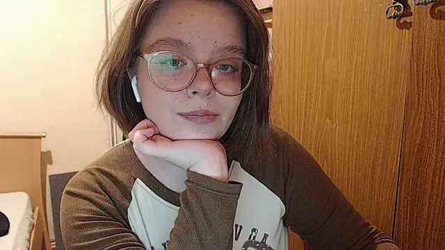 Snapshot of Chmiri_cb chatting on December 18, 5:31 pm Chmiri cb online show from December 18, 5:31 pm