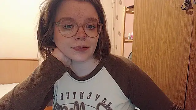 Snapshot of Chmiri_cb chatting on December 19, 1:18 pm Chmiri cb online show from December 19, 1:18 pm