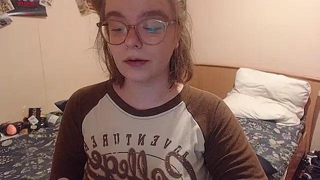 Snapshot of Chmiri_cb chatting on December 20, 2:57 pm Chmiri cb online show from December 20, 2:57 pm