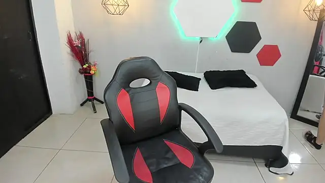 martinaclark online show from February 9, 3:53 am