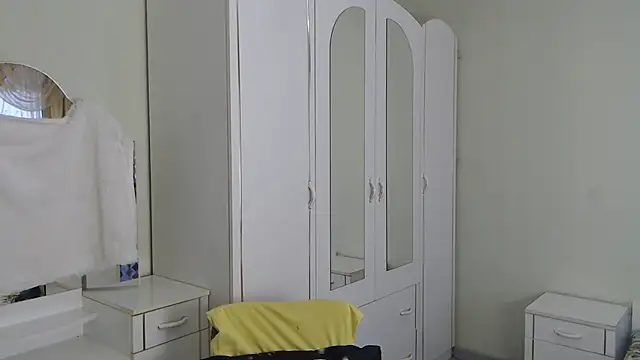 Snapshot of Zoro1999 chatting on March 12, 12:04 pm Zoro1999 online show from March 12, 12:04 pm