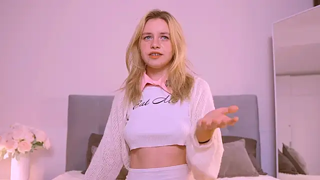 Snapshot of FapClubFamm chatting on September 19, 5:24 pm FapClubFamm online show from September 19, 5:24 pm