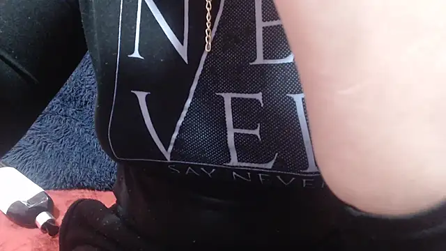 nadescomthxx online show from October 18, 4:19 pm