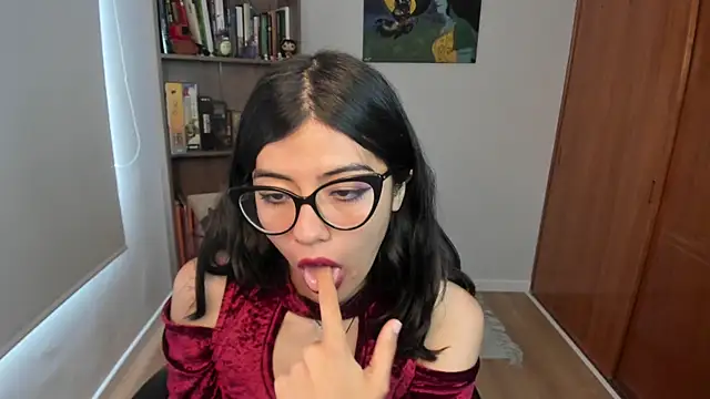 Snapshot of valerie__skyy chatting on December 15, 1:26 pm valerie skyy online show from December 15, 1:26 pm