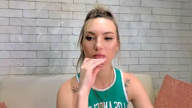 MiaMinx online show from February 7, 4:37 am