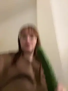 Snapshot of Mona-Peaches chatting on December 11, 9:19 am Mona-Peaches online show from December 11, 9:19 am