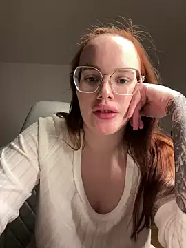 Mona-Peaches online show from December 27, 4:54 pm