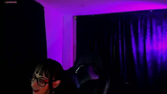 Snapshot of Kizzuky chatting on December 26, 3:49 am Kizzuky online show from December 26, 3:49 am