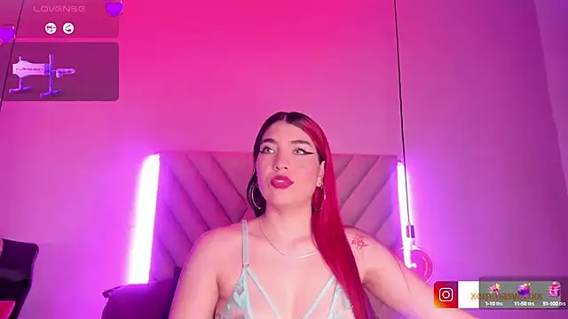 EmmaSwift  online show from December 12, 2:26 am