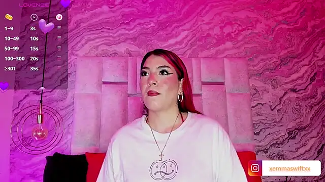 EmmaSwift  online show from March 12, 1:47 am