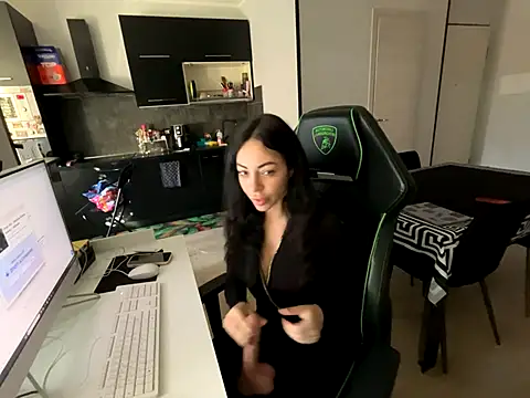 Snapshot of Chloe_Ricci chatting on November 3, 7:53 am Chloe Ricci online show from November 3, 7:53 am