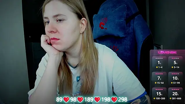 Olivia Munk online show from November 5, 4:12 am