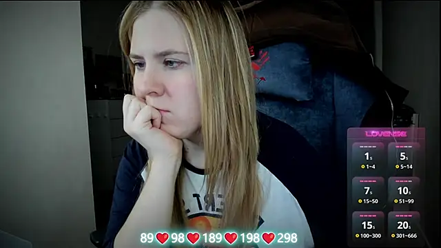 Olivia Munk online show from November 22, 4:00 am