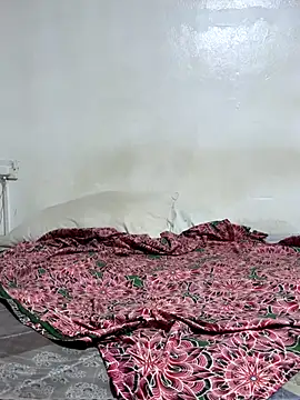 sweet1111 online show from December 20, 2:18 am