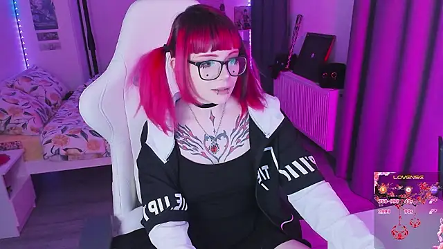 Yumi Youkai online show from March 26, 8:36 pm