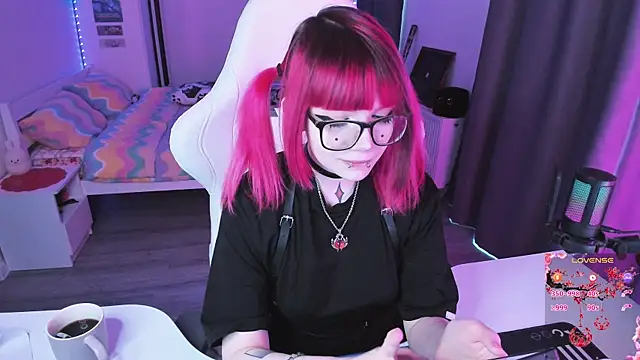 Yumi Youkai online show from April 14, 12:55 pm