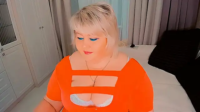 Snapshot of BIGTITSBBW chatting on January 19, 2:28 pm BIGTITSBBW online show from January 19, 2:28 pm