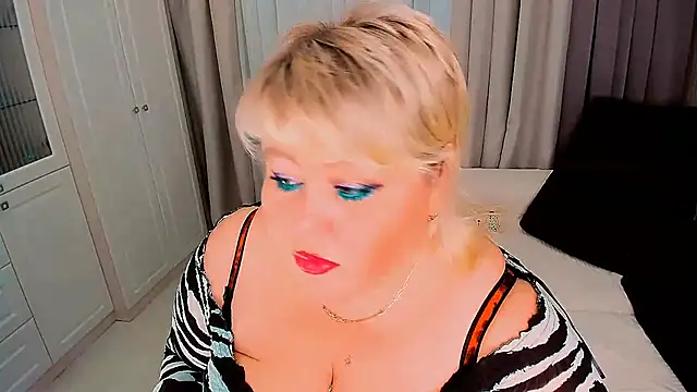 Snapshot of BIGTITSBBW chatting on February 20, 6:35 pm BIGTITSBBW online show from February 20, 6:35 pm