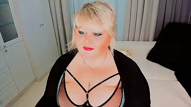 Snapshot of BIGTITSBBW chatting on February 25, 9:46 pm BIGTITSBBW online show from February 25, 9:46 pm