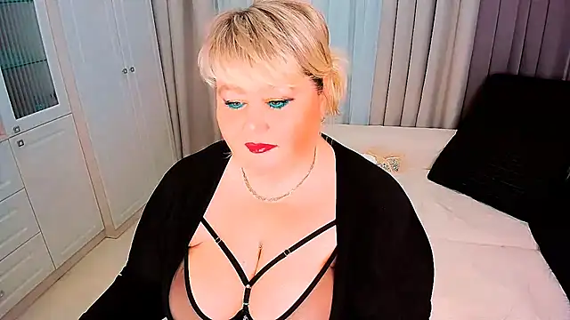 Snapshot of BIGTITSBBW chatting on February 27, 6:31 pm BIGTITSBBW online show from February 27, 6:31 pm