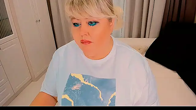 Snapshot of BIGTITSBBW chatting on September 25, 6:33 pm BIGTITSBBW online show from September 25, 6:33 pm