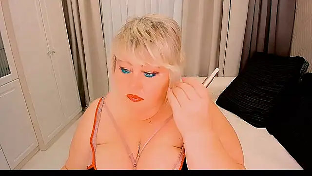 Snapshot of BIGTITSBBW chatting on September 29, 6:24 pm BIGTITSBBW online show from September 29, 6:24 pm