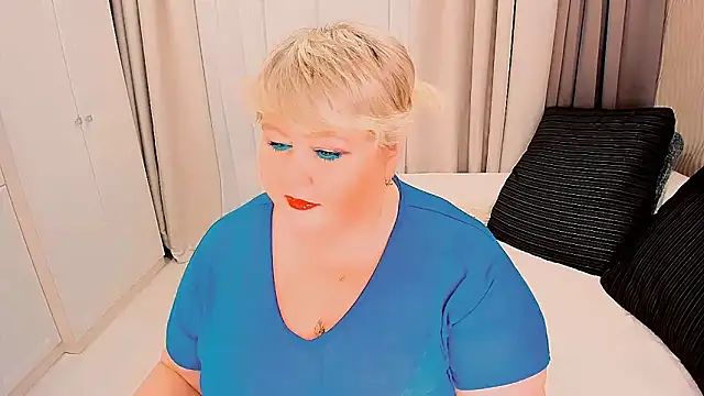Snapshot of BIGTITSBBW chatting on October 19, 5:57 pm BIGTITSBBW online show from October 19, 5:57 pm