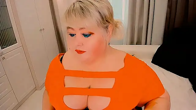Snapshot of BIGTITSBBW chatting on November 15, 9:50 am BIGTITSBBW online show from November 15, 9:50 am