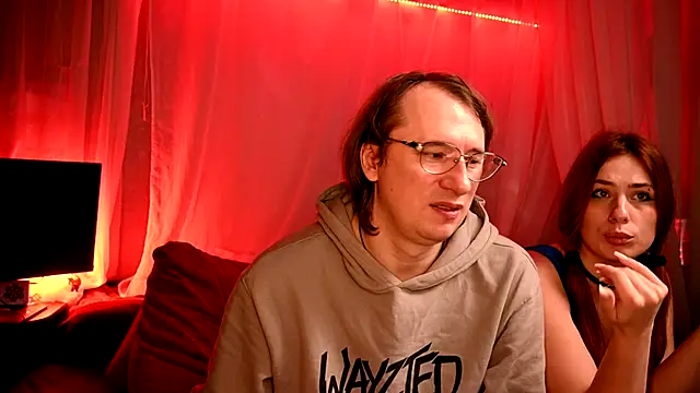 Snapshot of Claudia_and_elon_ chatting on October 20, 8:48 am Claudia and elon online show from October 20, 8:48 am