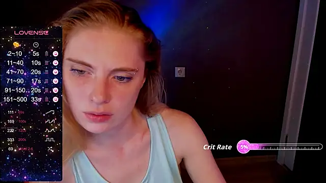 Snapshot of Aqualen chatting on October 6, 12:35 pm Aqualen online show from October 6, 12:35 pm