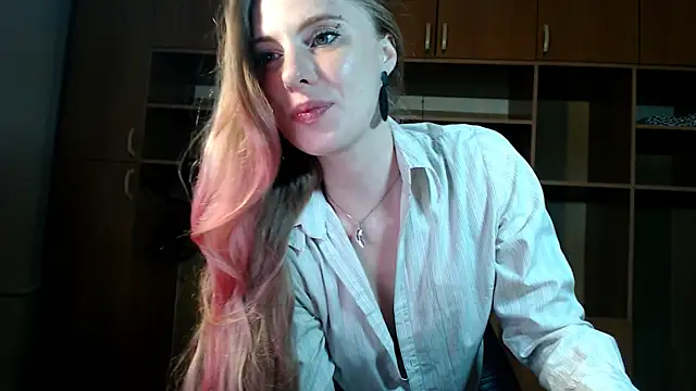 Snapshot of Aqualen chatting on October 19, 11:44 am Aqualen online show from October 19, 11:44 am