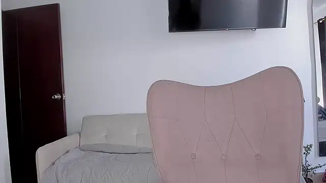 selene king2 online show from April 14, 1:50 pm