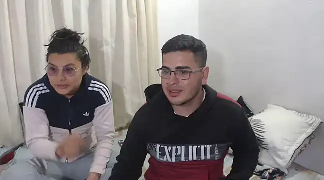 Snapshot of luxury_sex_17 chatting on January 20, 2:11 am luxury sex 17 online show from January 20, 2:11 am