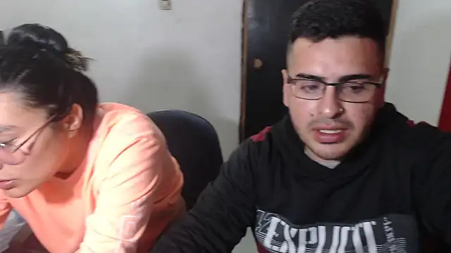 Snapshot of luxury_sex_17 chatting on March 15, 12:25 am luxury sex 17 online show from March 15, 12:25 am