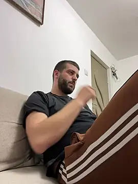 ElChapoGuzman95 online show from March 2, 6:08 pm