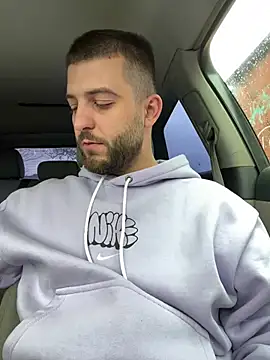 ElChapoGuzman95 online show from March 17, 7:46 am