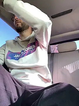 ElChapoGuzman95 online show from March 19, 1:51 pm