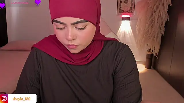 shayla 18 online show from December 5, 8:49 pm