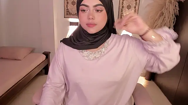 shayla 18 online show from April 15, 6:26 pm