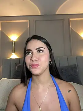 Snapshot of Miss_blue69 chatting on February 26, 1:43 am Miss blue69 online show from February 26, 1:43 am