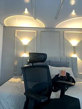 Snapshot of Miss_blue69 chatting on September 28, 7:08 pm Miss blue69 online show from September 28, 7:08 pm